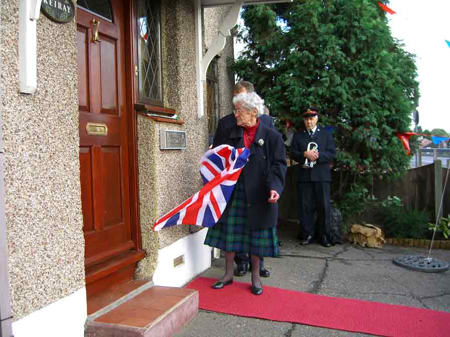 Unveiling of the memorial plaque to William Blair Pattulo